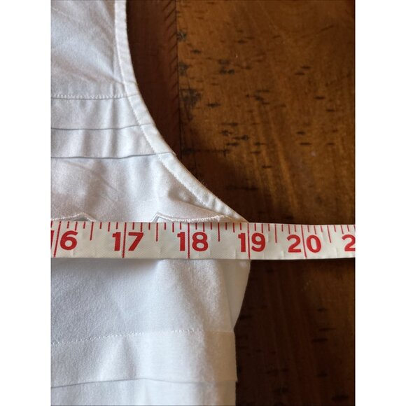 Brooks Brothers 346 Scalloped Sleeveless Blouse White Minimalist Women’s Size 12 - Picture 3 of 6